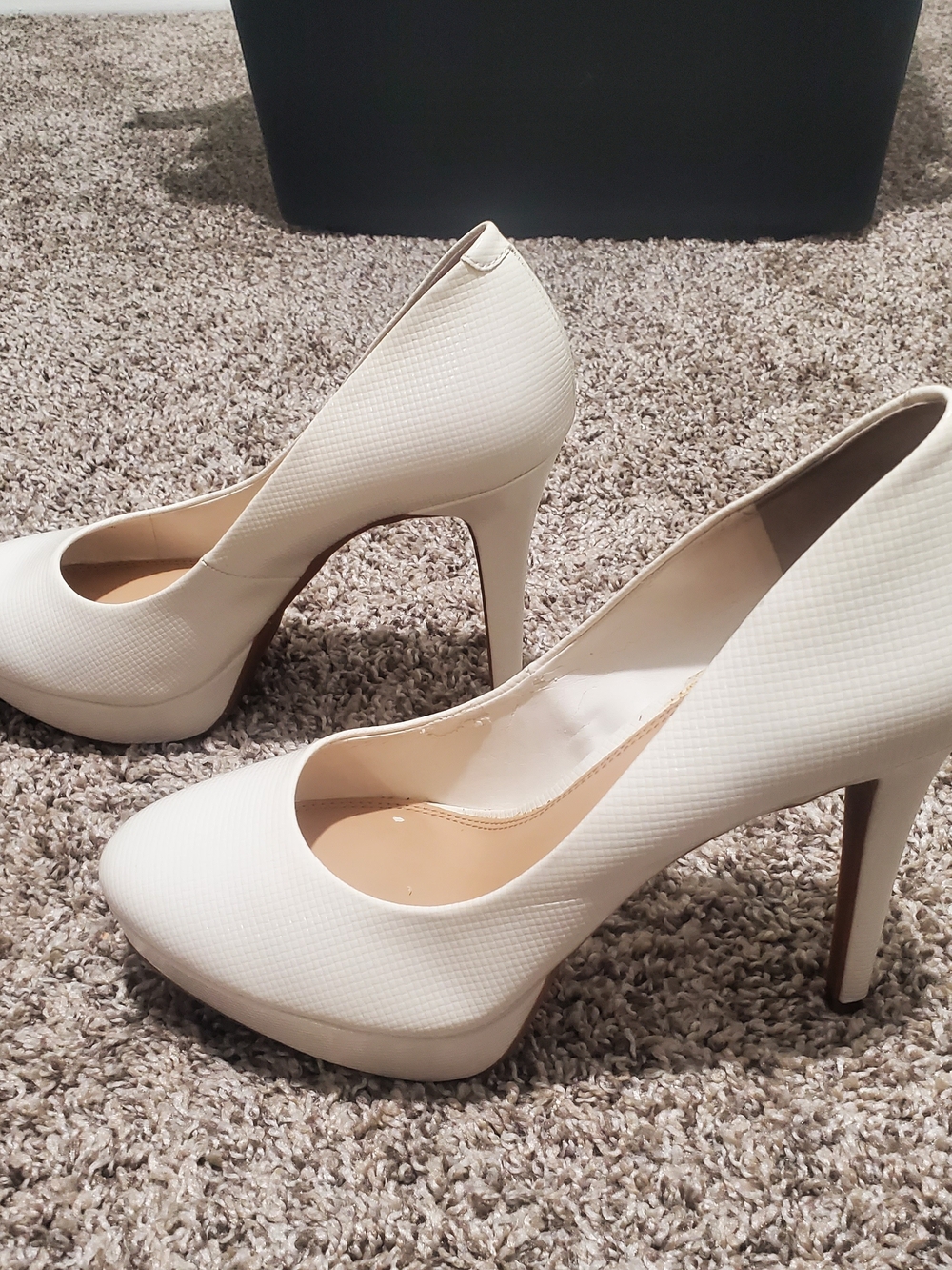 White Gianni Bini Platform Pumps, Women's Size 8.5